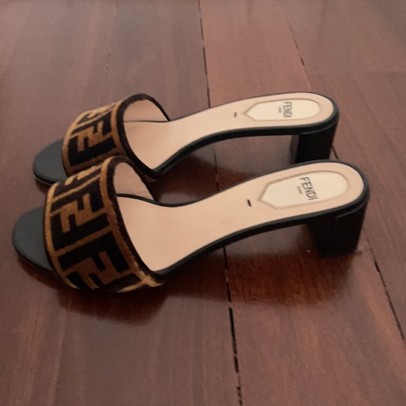 Fendi Print Slip on heel - Picture 4 of 4